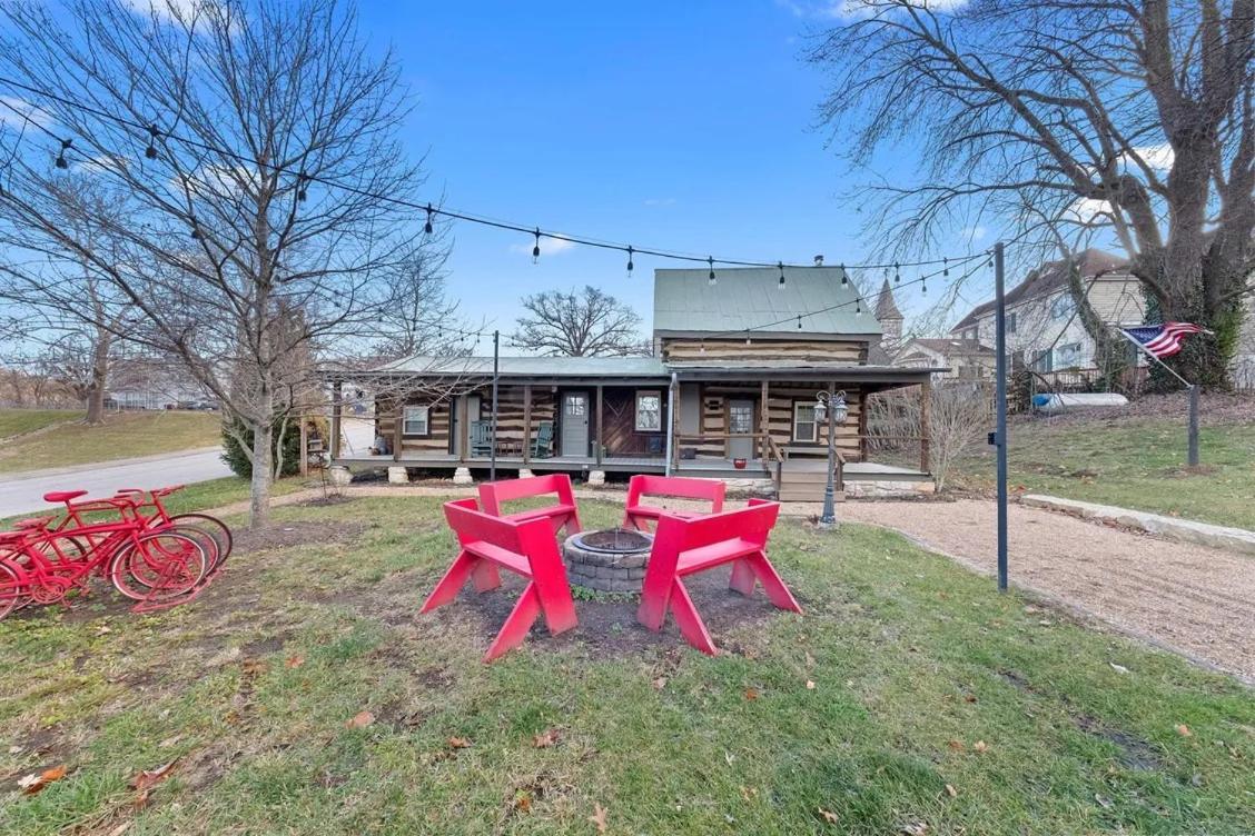 Rustic Augusta Cabin Exterior photo